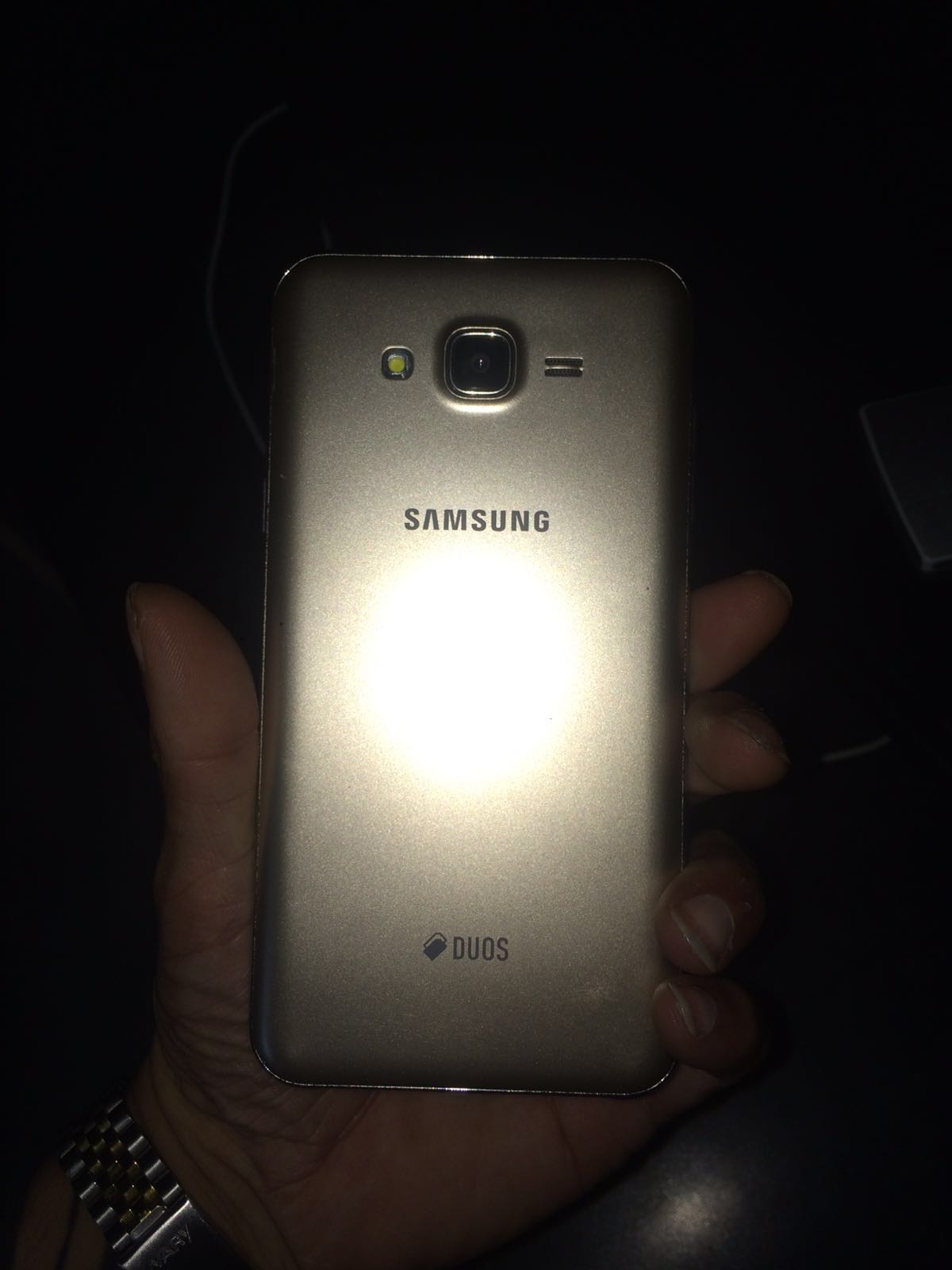 Galaxy j7 gold