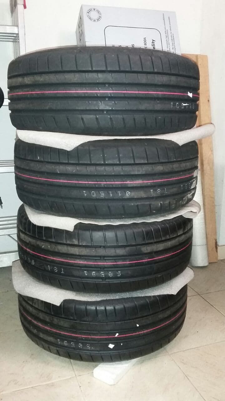 4 Gomme Nuove